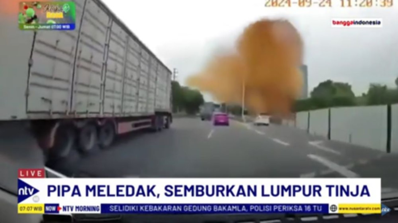 Pipa septik tank di China meledak menyebabkan lumpur tinja menghujani pengendara