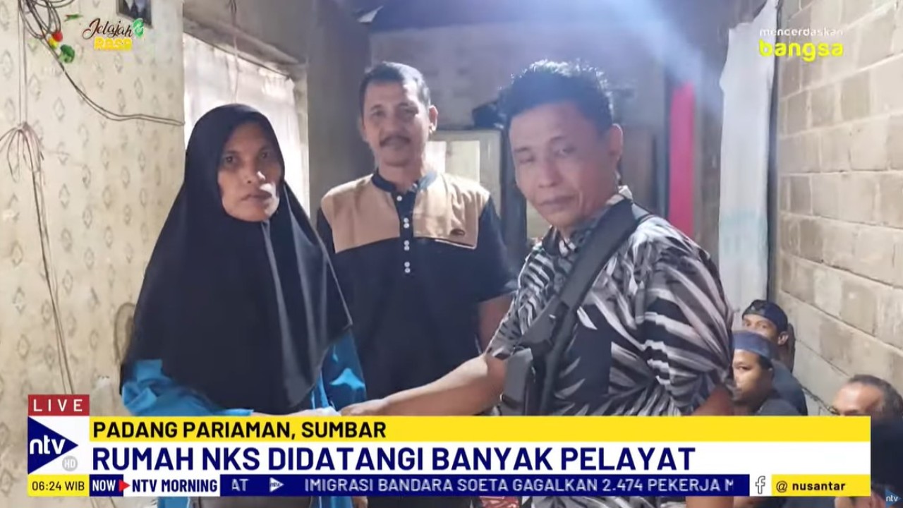 Perwakilan perantau Minang asal Batam, Provinsi Kepulauan Riau, datang melayat ke rumah duka di Nagari Guguak, Kecamaatan 2x11 Enam Lingkung, Kayu Tanam, Padang Pariaman, Sumatera Barat.