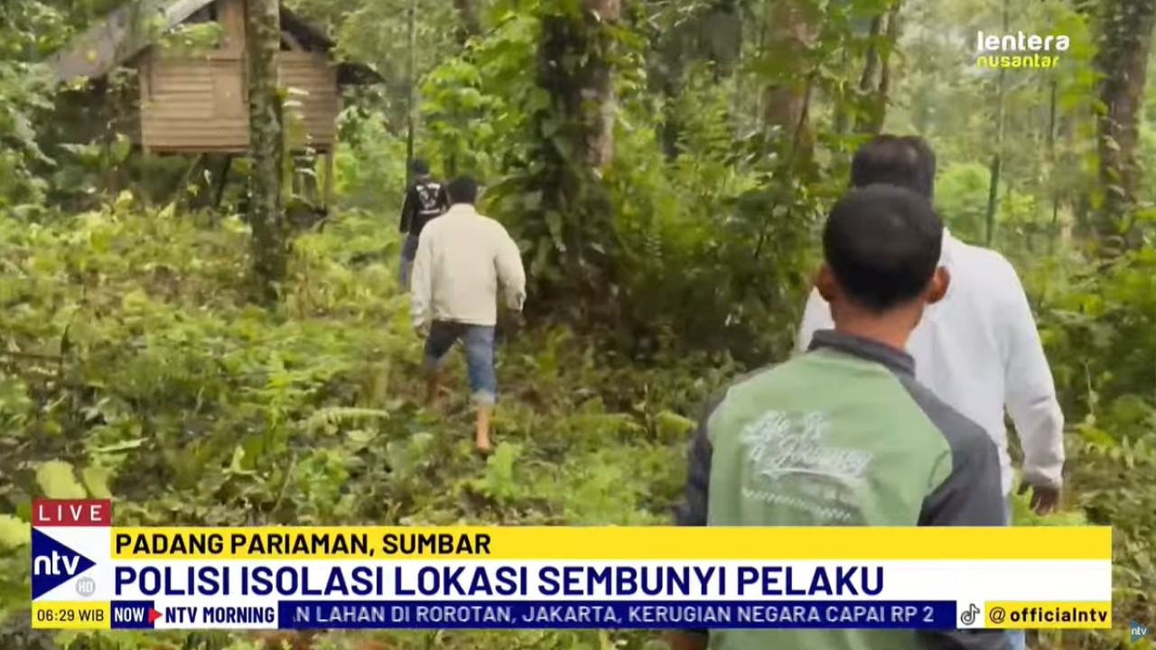 Pencarian pelaku pembunuhan Nia Kurnia Sari (NKS), gadis penjual gorengan, terus dilakukan petugas kepolisian dari Polres Padang Pariaman dan Polda Sumatera Barat.