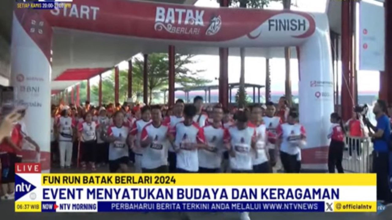 Ratusan peserta Batak Berlari 2024 saat melakukan start