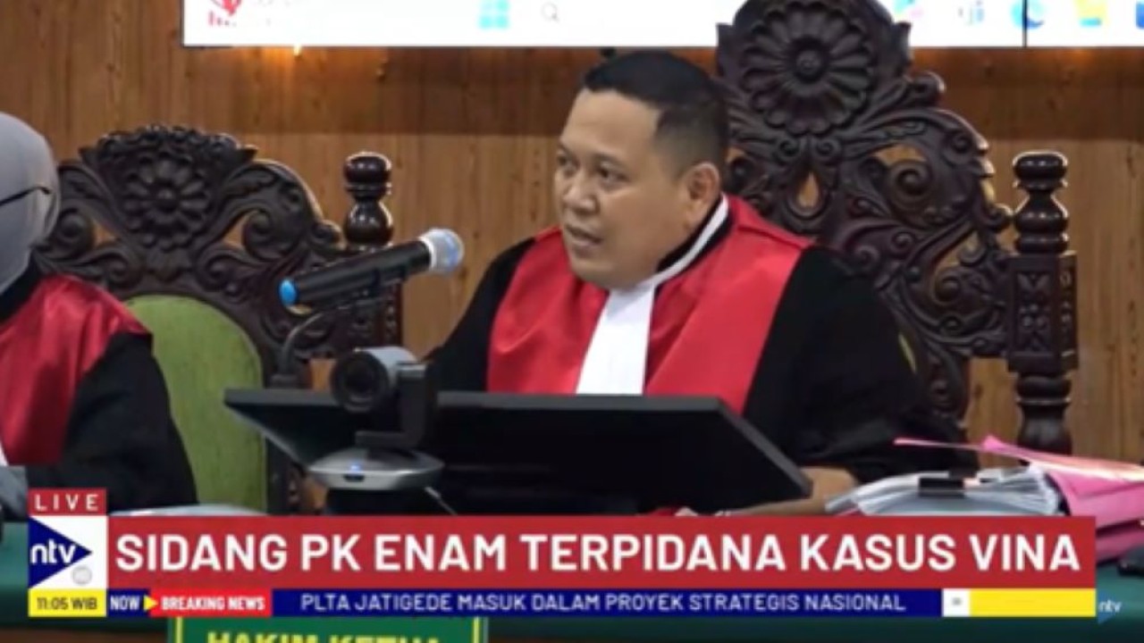 Hakim Ketua Arif Ferdian yang memimpin jalannya Sidang PK 6 terpidana kasus Vina di PN Cirebon