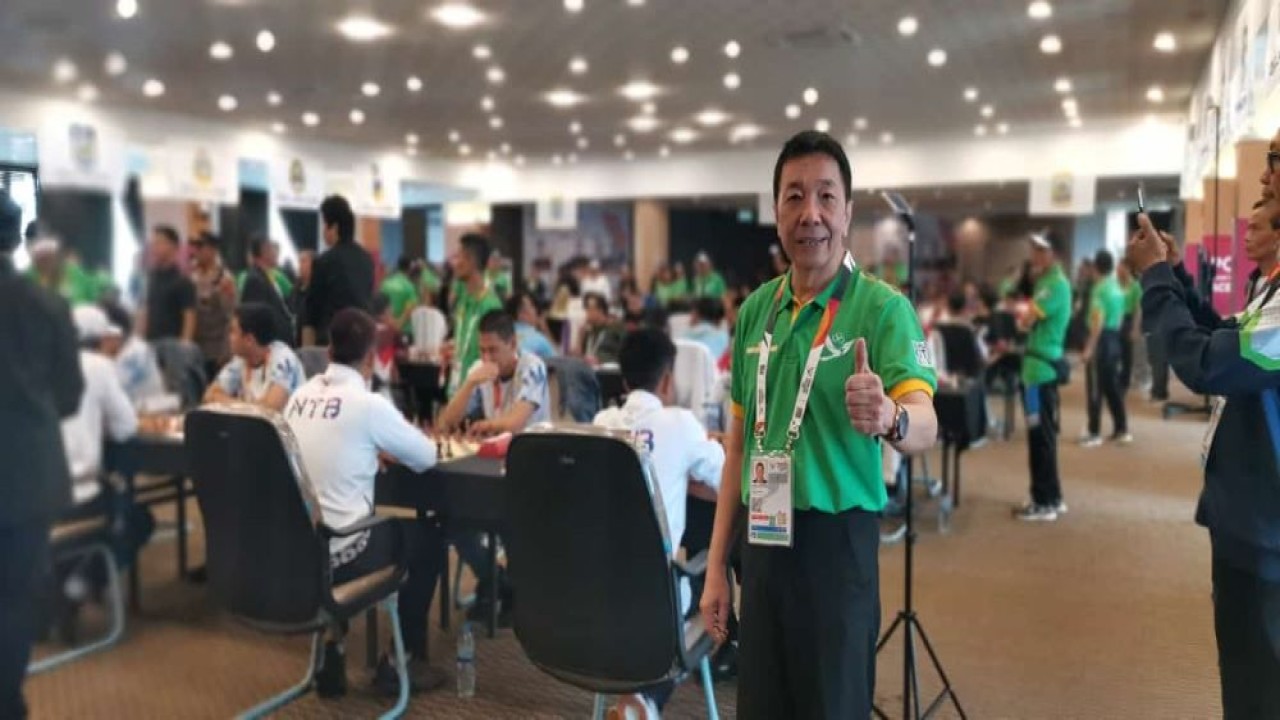 Ketua Dewan Hakim, Henry Hendratno di venue cabor catur PON 2024