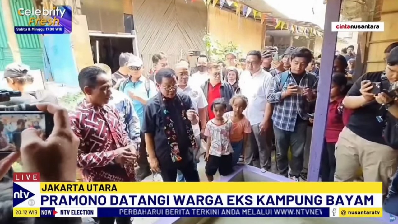 Cagub DKI Jakarta Pramono Anung saat menemui warga Kampung Bayam di Jalan Tongkol, Jakarta Utara.