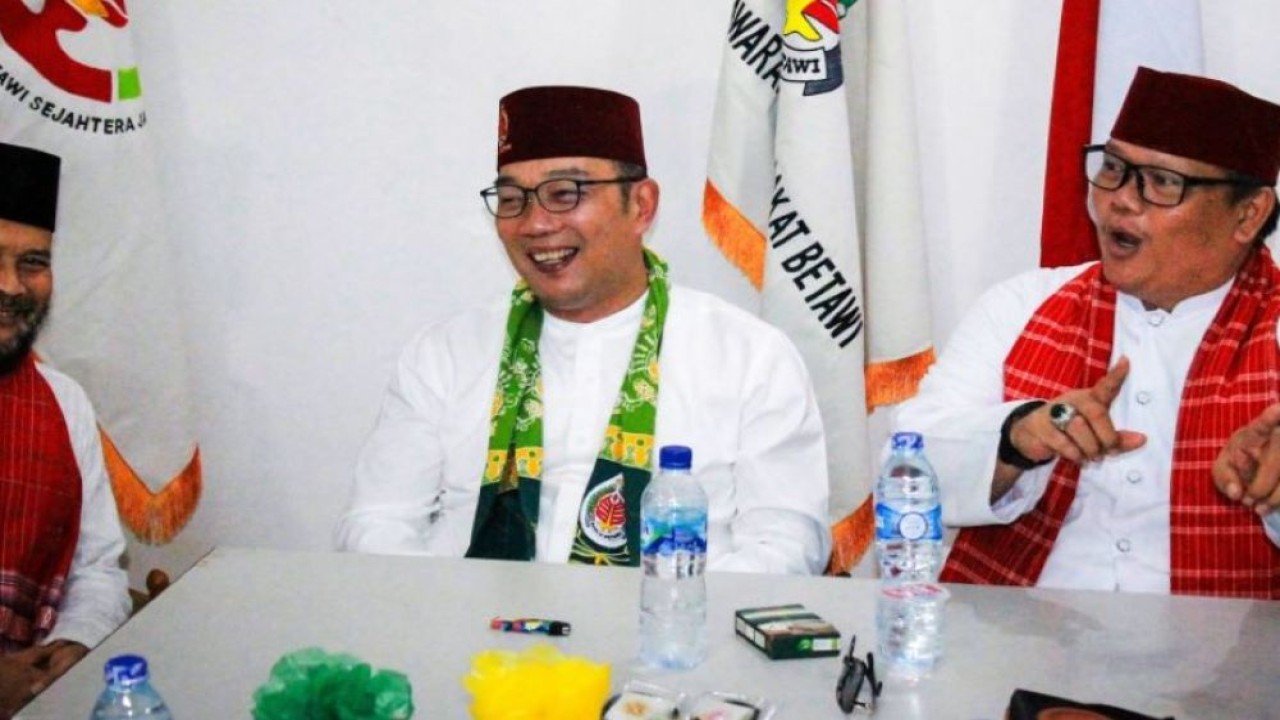 Bakal calon Gubernur (Cagub) DKI Jakarta Ridwan Kamil saat menghadiri kegiatan Badan Musyawarah (Bamus) Betawi yang mengangkat tema Gerakan Membangun (Gerbang) Betawi di Kantor Bamus Betawi, Jatinegara, Jakarta Timur, Jumat (6/9/2024) malam. (Foto: ANTARA/HO-Tim Pemenangan Ridwan Kamil-Suswono)