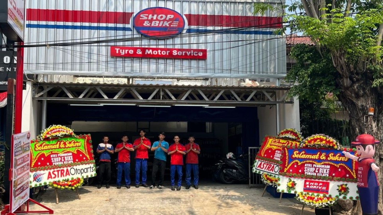 Guna memastikan konsumen mendapatkan ban yang berkualitas bisa langsung mengunjungi gerai Shop & Bike sebagai tempat penjualan ban terbaik. (Foto: Istimewa)