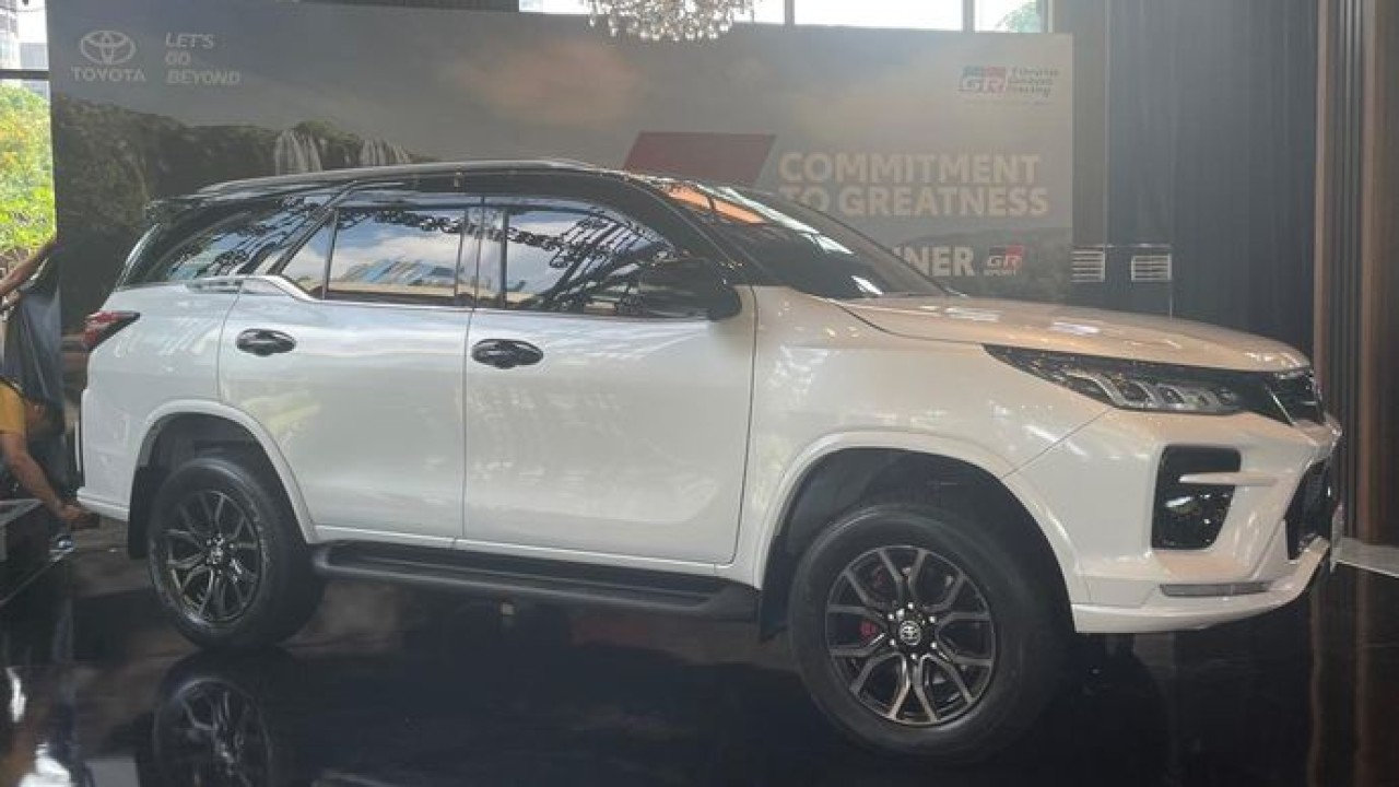 PT Toyota-Astra Motor (TAM) meluncurkan model terbaru dari sport utility vehicle (SUV), Toyota New Fortuner.