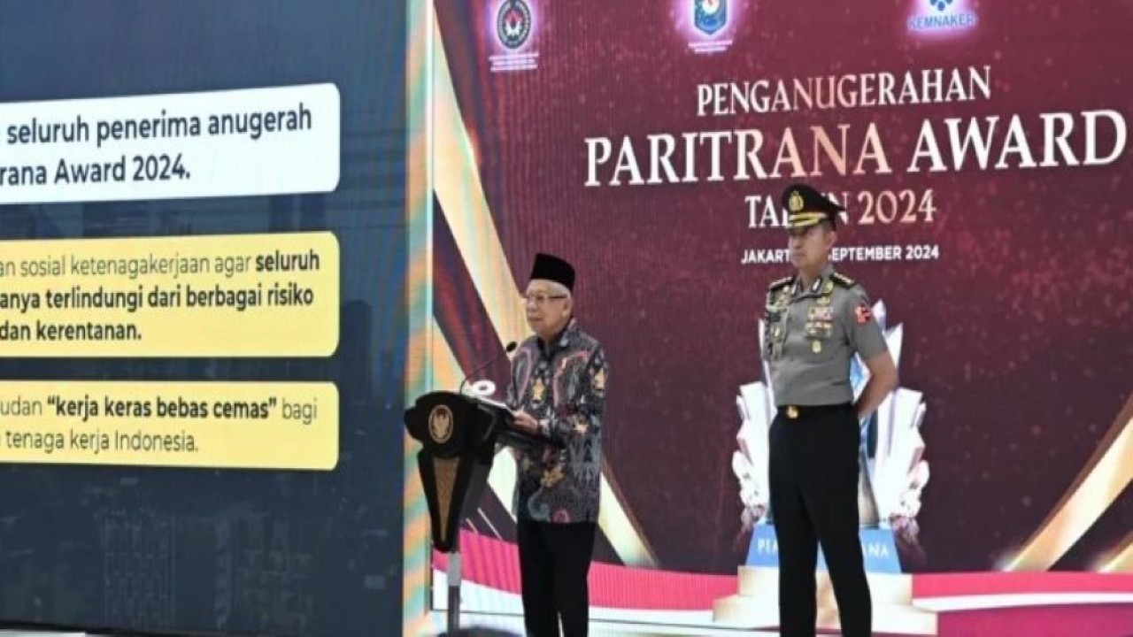 Wakil Presiden (Wapres) KH Ma'ruf Amin saat menghadiri Penganugerahan Penghargaan Jaminan Sosial Ketenagakerjaan atau Paritrana Award 2024, di Ballroom Plaza BP Jamsostek, Kuningan, Jakarta Selatan (Jaksel), Kamis (12/9/2024). (Foto: BPMI-Setwapres)