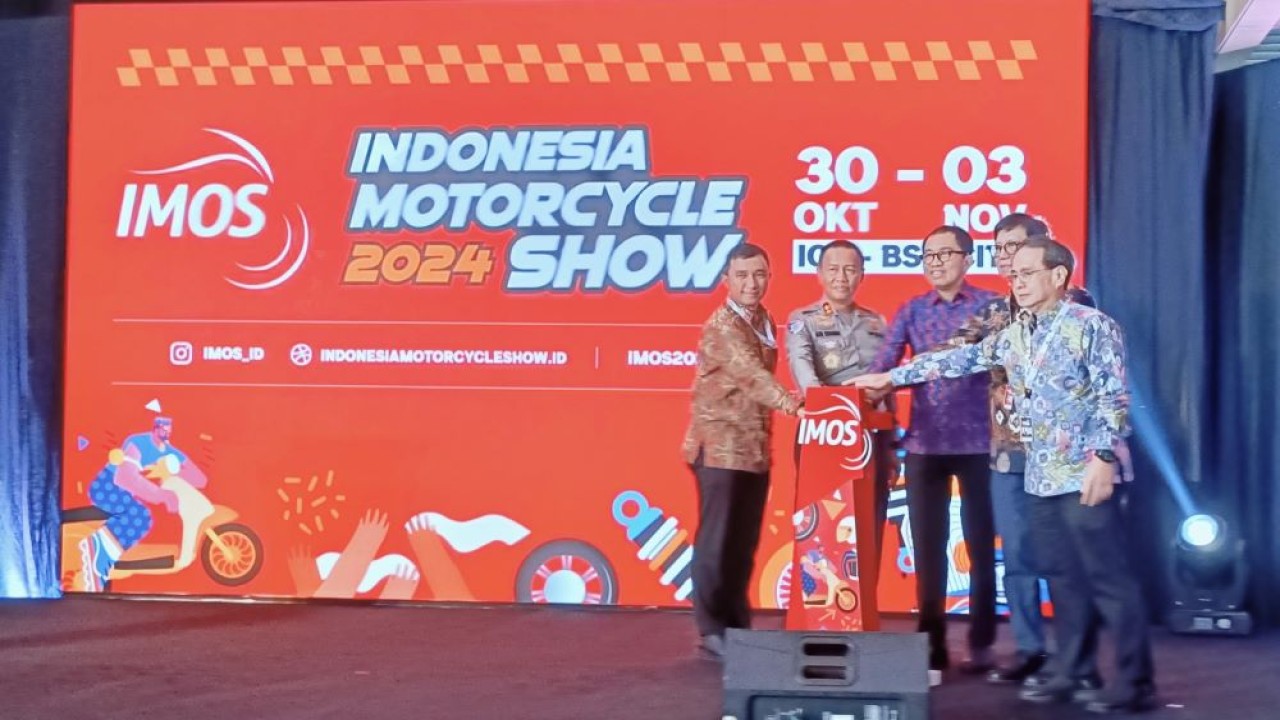 Pameran IMOS 2024 resmi dibuka pada Rabu, 30 Oktober 2024 di ICE BSD City, Kabupaten Tangerang, Banten. (Foto: Adiantoro/NTV)