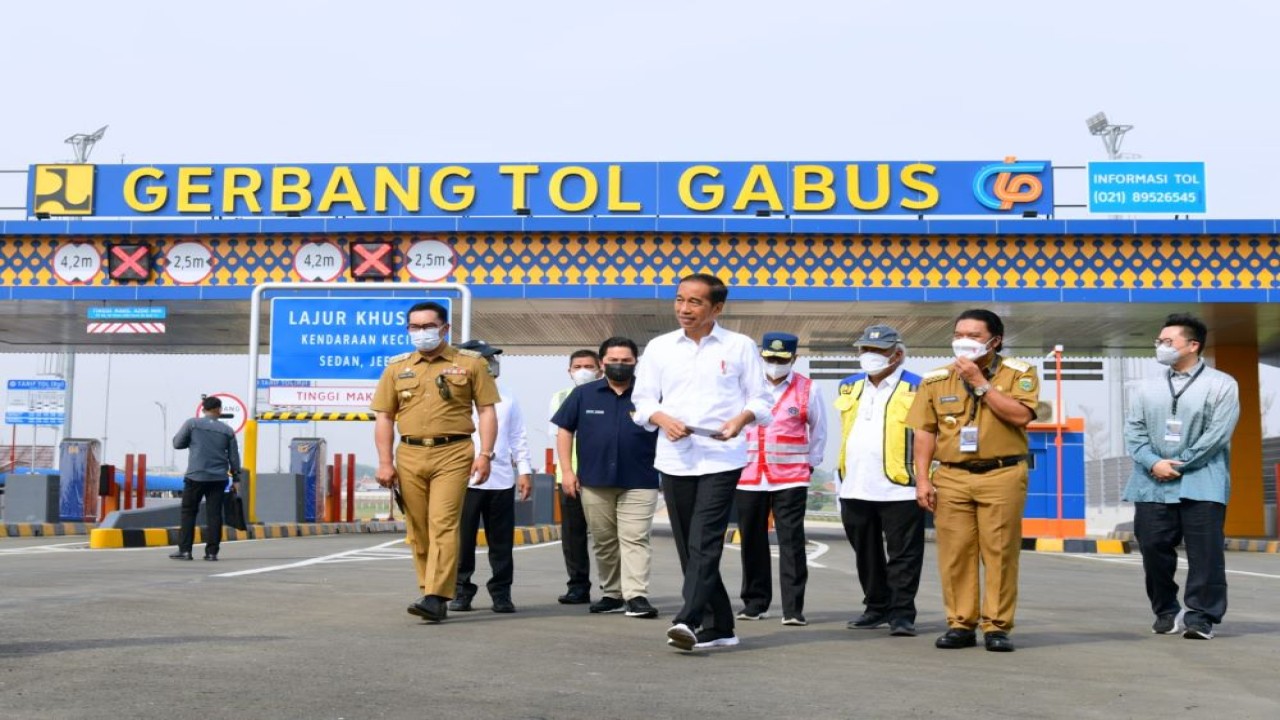 Presiden Joko Widodo (Jokowi) saat meresmikan jalan tol/ist