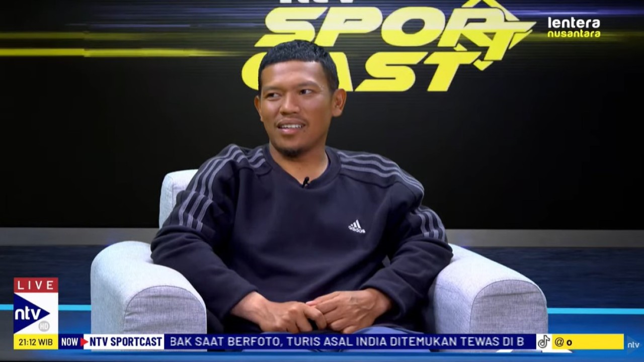 Eka Ramdani saat hadir sebagai bintang tamu program Sport Cast di Nusantara TV, yang dipandu dua jurnalis senior Ronny Pangemanan (Ropan) dan Boy Noya, pada Jumat, 18 Oktober 2024.