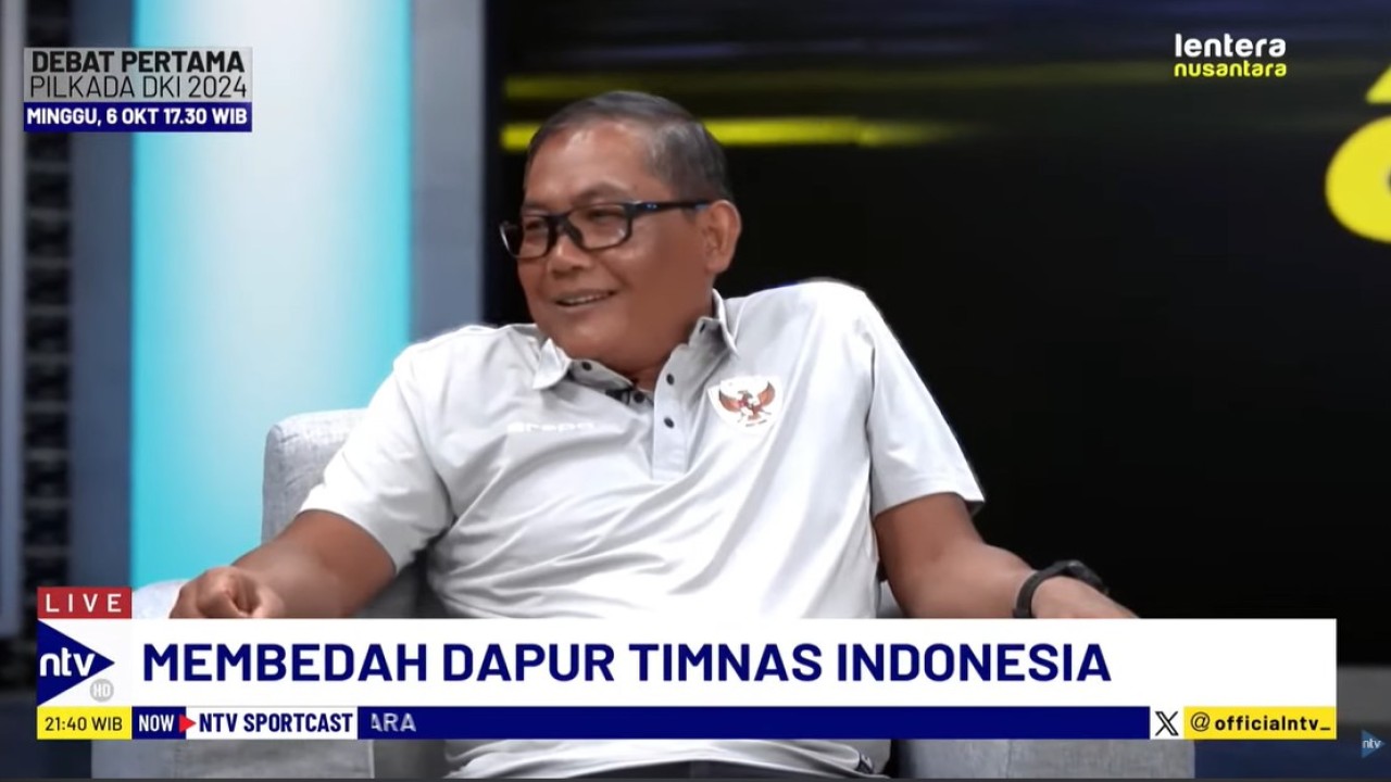 Manajer Timnas Indonesia, Sumardji saat hadir sebagai bintang tamu acara Sport Cast di Nusantara TV yang dipandu dua jurnalis senior Ronny Pangemanan (Ropan) dan Boy Noya, Jumat (5/10/2024).