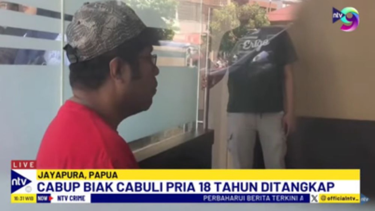 Herry Ario Naap alias Han saat diperiksa di Polda Papua