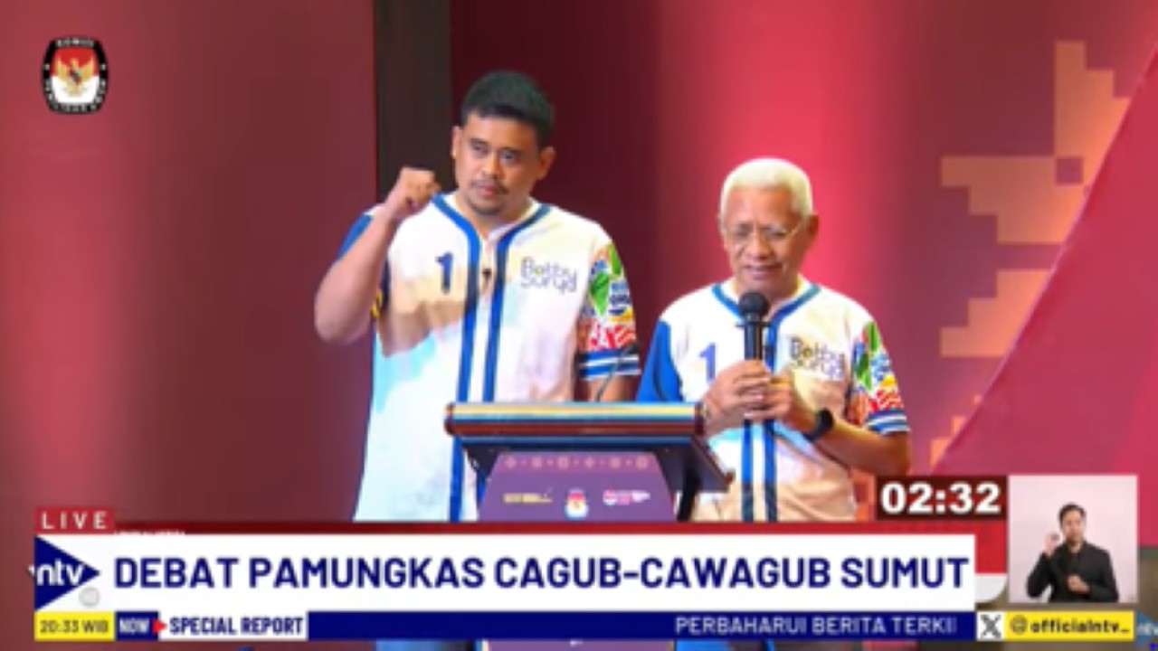 Pasangan calon gubernur dan wakil gubernur Sumut nomor urut satu, Bobby Nasution dan Surya menyampaikan visi-misi pada debat terakhir