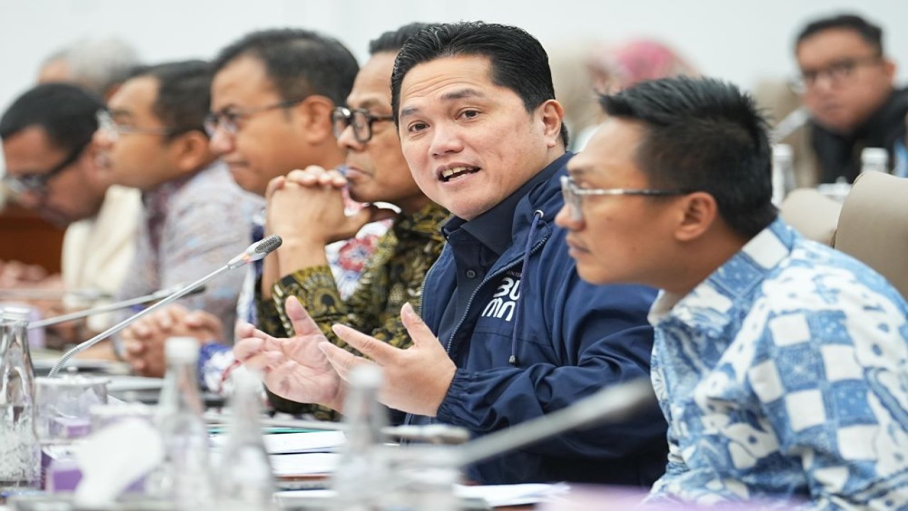 Menteri BUMN Erick Thohir memaparkan rencana kerja Kementerian BUMN dalam Rapat Kerja dengan Komisi VI DPR RI/Foto: Istimewa