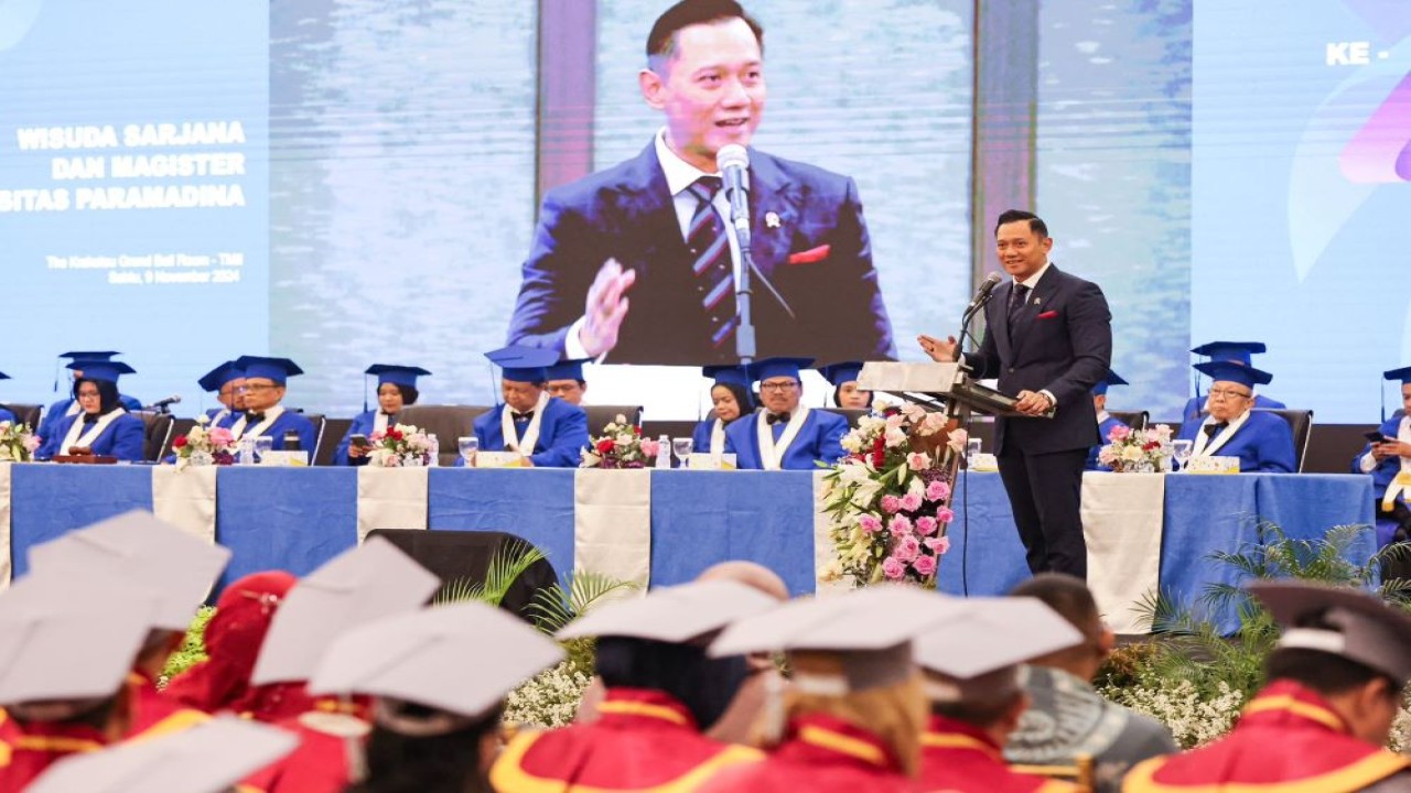 Menteri Koordinator Bidang Infrastruktur dan Pembangunan Kewilayahan, Agus Harimurti Yudhoyono memberikan sambutan pada Wisuda Universitas Paramadina ke-41/Foto: Istimewa