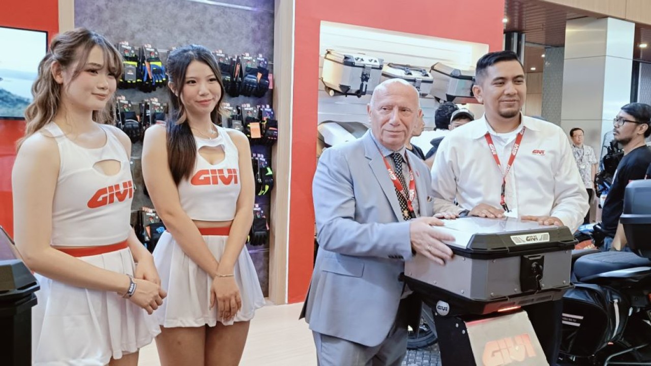 GIVI merilis boks motor terbaru Matterhorn Monolock Alumunium Top Case dengan dua ukuran berbeda, yakni 29 dan 39 liter. (Foto: Adiantoro/NTV)