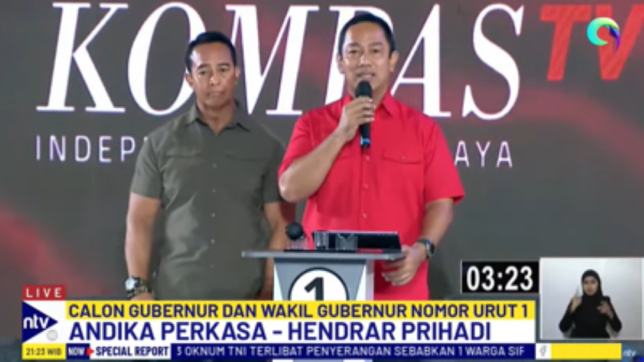 Pasangan calon gubernur dan wakil gubernur Jawa Tengah nomor urut 1 Andika Perkasa dan Hendrar Prihadi menyampaikan pernyataan penutup pada debat kedua