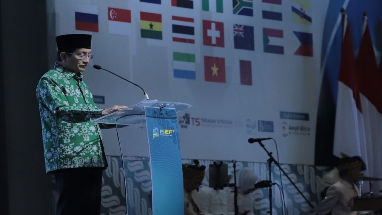 Menteri Agama RI Nasaruddin Umar memberikan sambutan pada Indonesia Sharia Economic Festival (ISEF) 2024/Foto: Istimewa