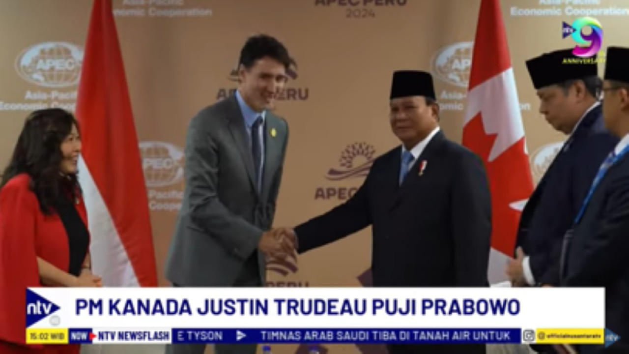 Presiden Prabowo Subianto berjabat tangan dengan PM Kanada Justin Trudeau saat bertemu di KTT APEC 2024 di Peru