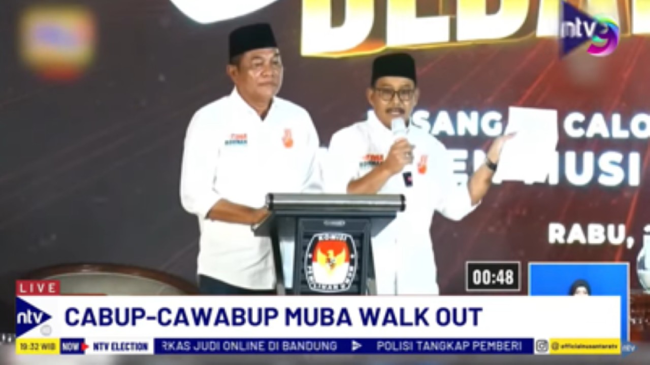 Pasangan calon bupati dan wakil bupati Musi Banyuasin nomor urut dua Toha Tohet-Rohman meninggalkan arena debat kedua karena tidak dilaksanakan sesuai kesepakatan.