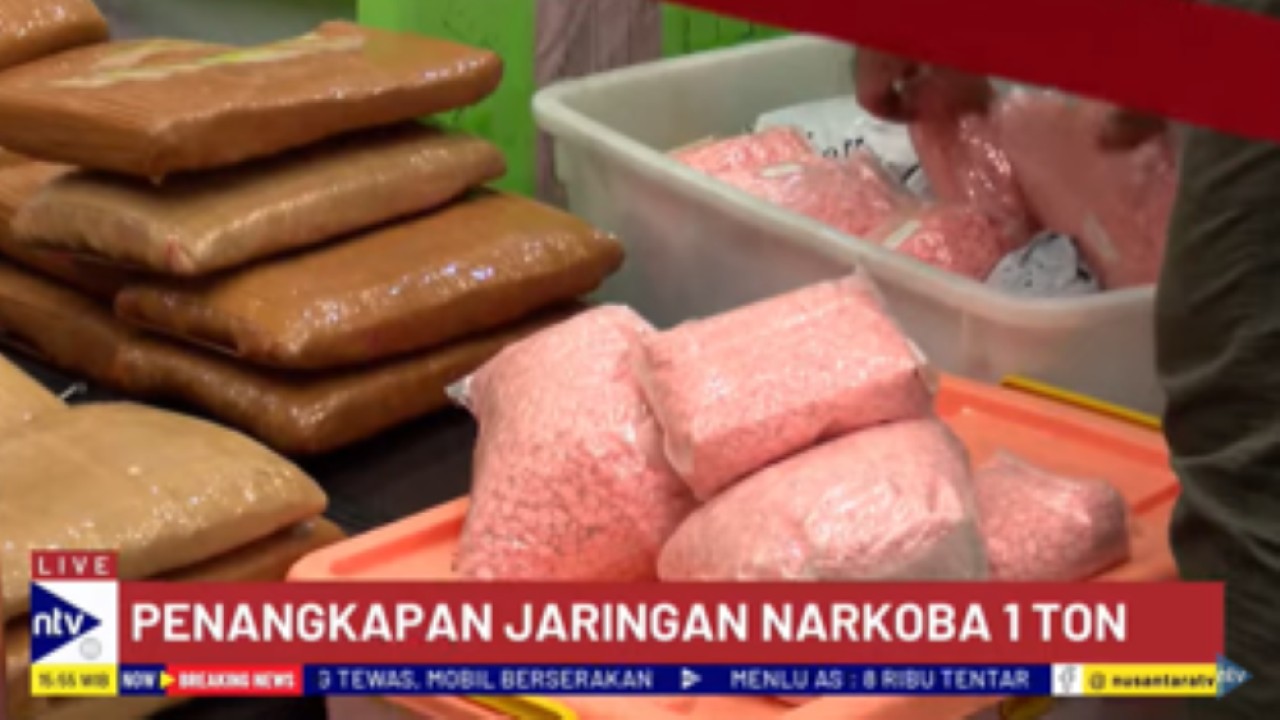 Barang bukti narkoba berbagai jenis mulai dari ganja hingga sabu disita kepolisian dari jaringan narkoba internasional