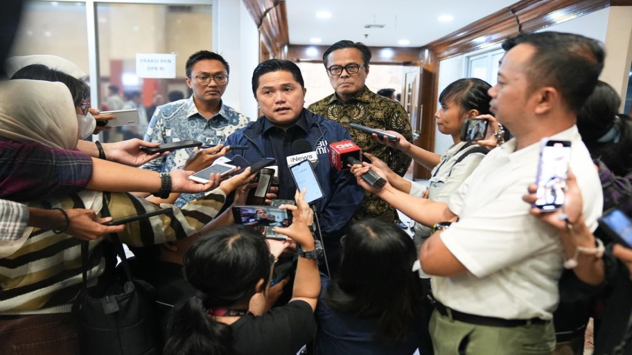 Menteri BUMN Erick Thohir memberikan keterangan pers usai Rapat Kerja dengan Komisi VI DPR RI/Foto: Istimewa