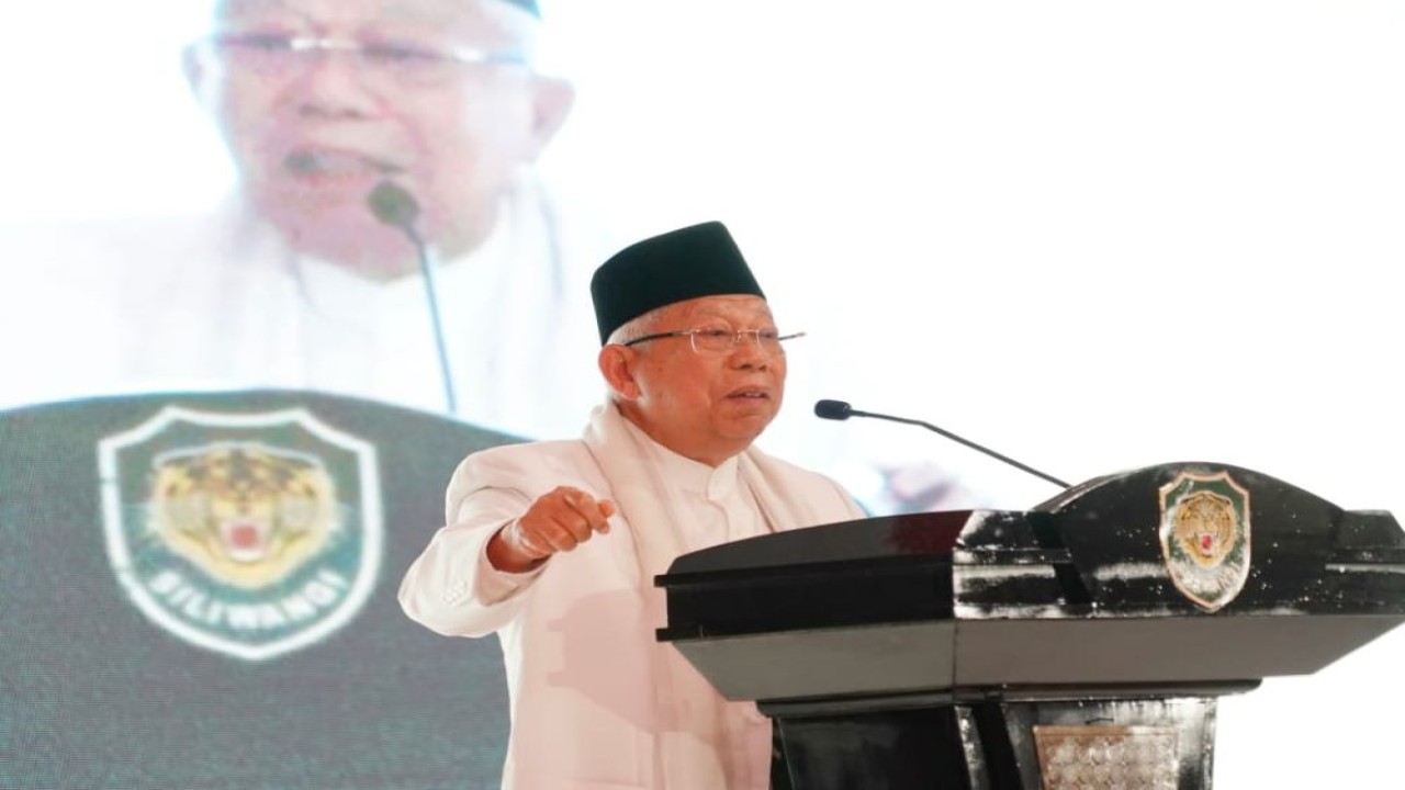 Mantan Wakil Presiden Republik Indonesia, Prof. Dr. KH. Ma'ruf Amin menyampaikan tausiyah pada acara Kiaiku Pahlawanku yang digelar dalam rangka menyambut Hari Pahlawan di Banten Lama/Foto: Istimewa