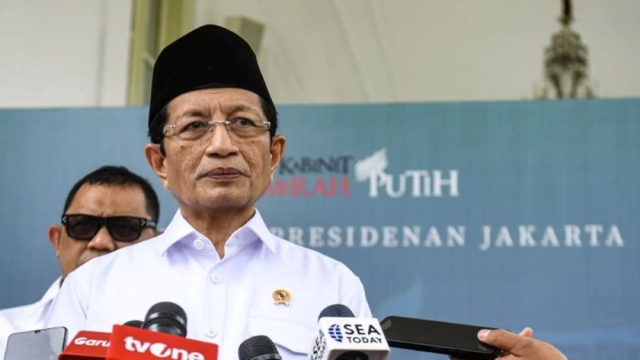 Menteri Agama (Menag) Nasaruddin Umar usai melakukan rapat koordinasi dengan Mensesneg dan Seskab di Istana Negara, Jakarta, Jumat (27/12/2024). (Foto: ANTARA FOTO/Muhammad Adimaja/nym)