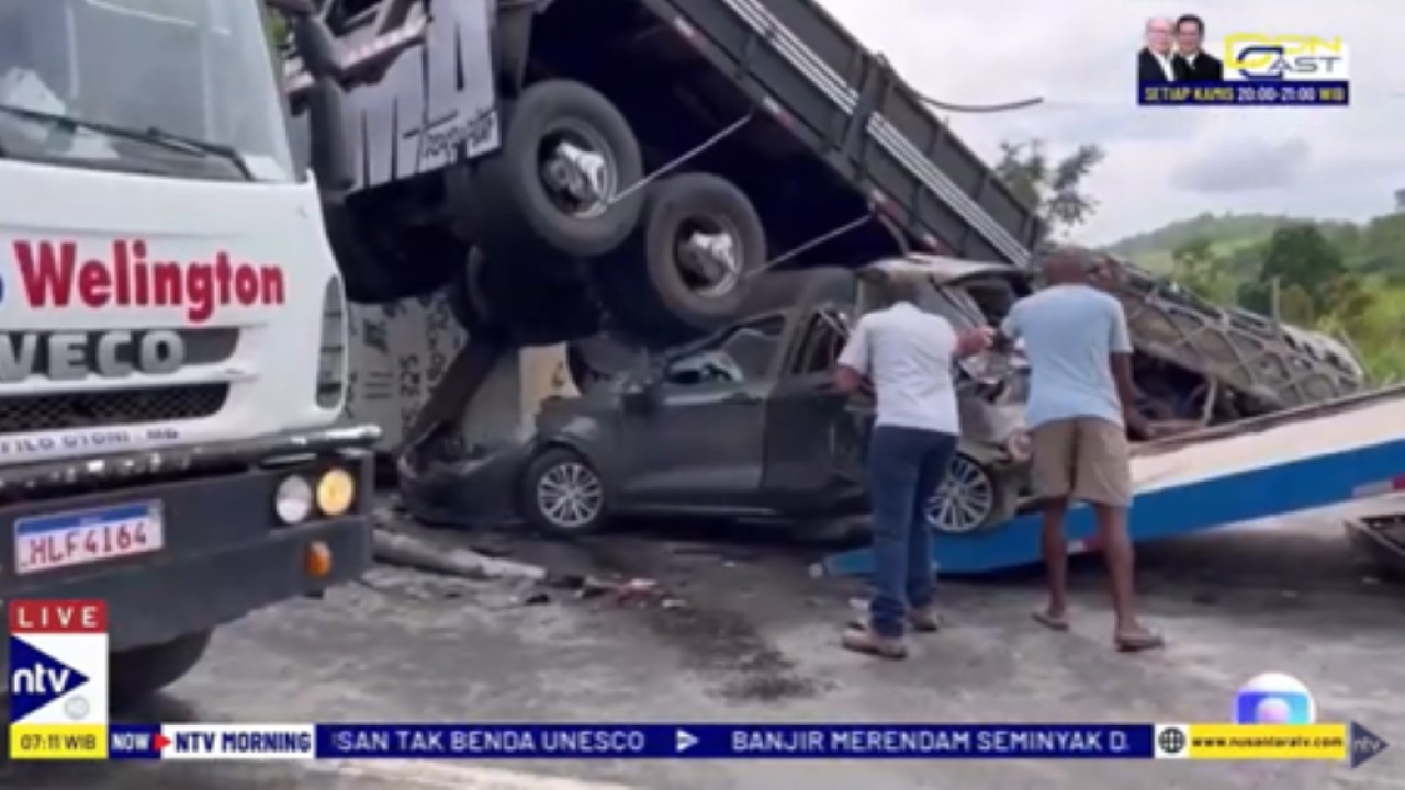 Tabrakan bus dengan truk di Brasil tewaskan 38 orang