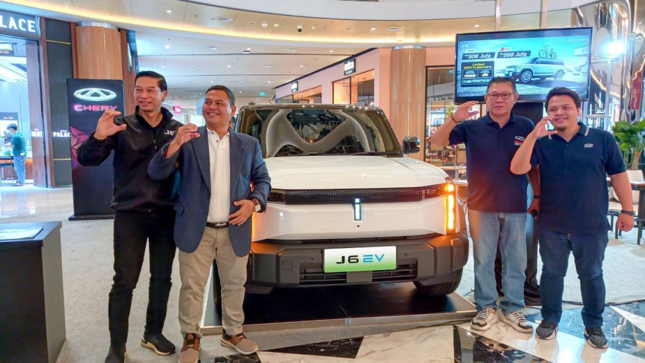 PT Chery Sales Indonesia (CSI) resmi memperkenalkan Chery J6 kepada masyarakat Kota Semarang dan sekitarnya. (Foto: Istimewa/PT CSI)