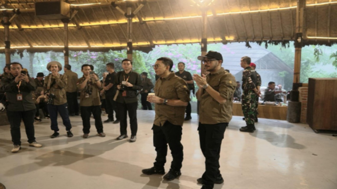 Menteri Kebudayaan Fadli Zon memberikan sambutan dalam kegiatan Pelatihan Pembinaan Kesadaran Bela Negara rangkaian kegiatan "Perayaan Budaya  LIndonesia" (RAYA) di Bumi Paseban, Megamendung, Kabupaten Bogor, Jawa Barat/Foto: Istimewa