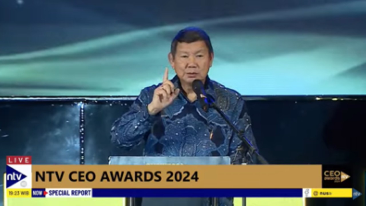 Utusan Khusus Presiden untuk Iklim dan Energi, Hashim Djojohadikusumo menyampaikan keynote speech di NTV CEO Awards 2024