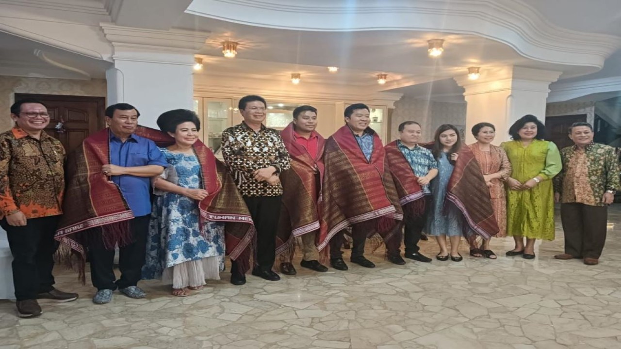 Ephorus HKBP terpilih Pdt Victor Tinambunan bersama Keluarga NT Corp