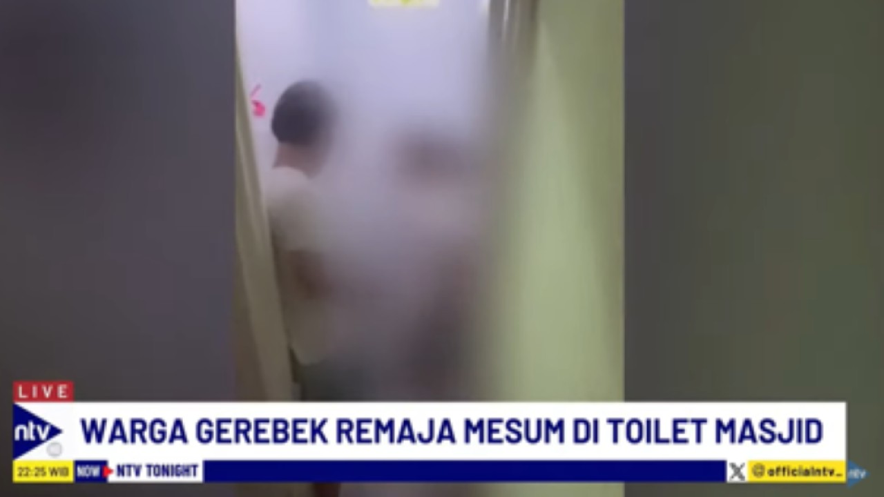 Sepasang remaja yang berbuat mesum di toilet masjid di Madiun digrebek warga