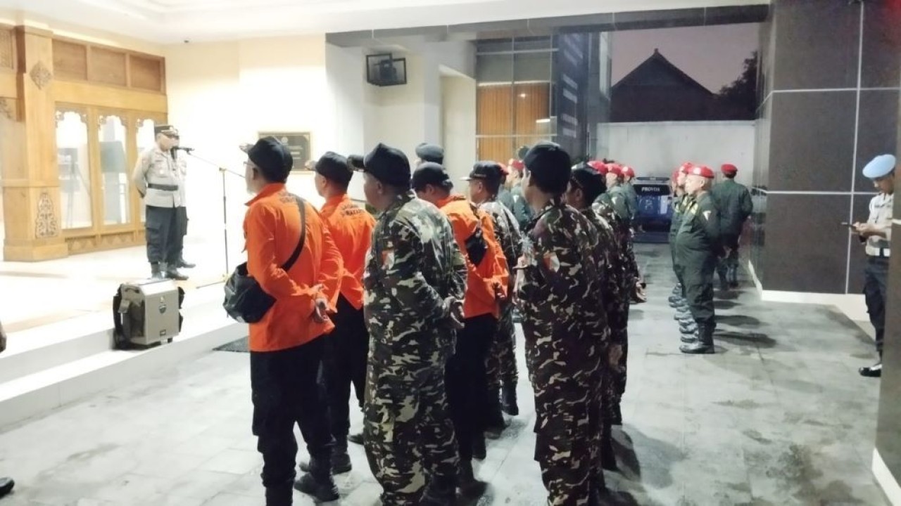 GP Ansor bekerja sama dengan aparat kepolisian, TNI, serta elemen masyarakat lainnya dalam pengamanan Natal. (Foto: Istimewa)