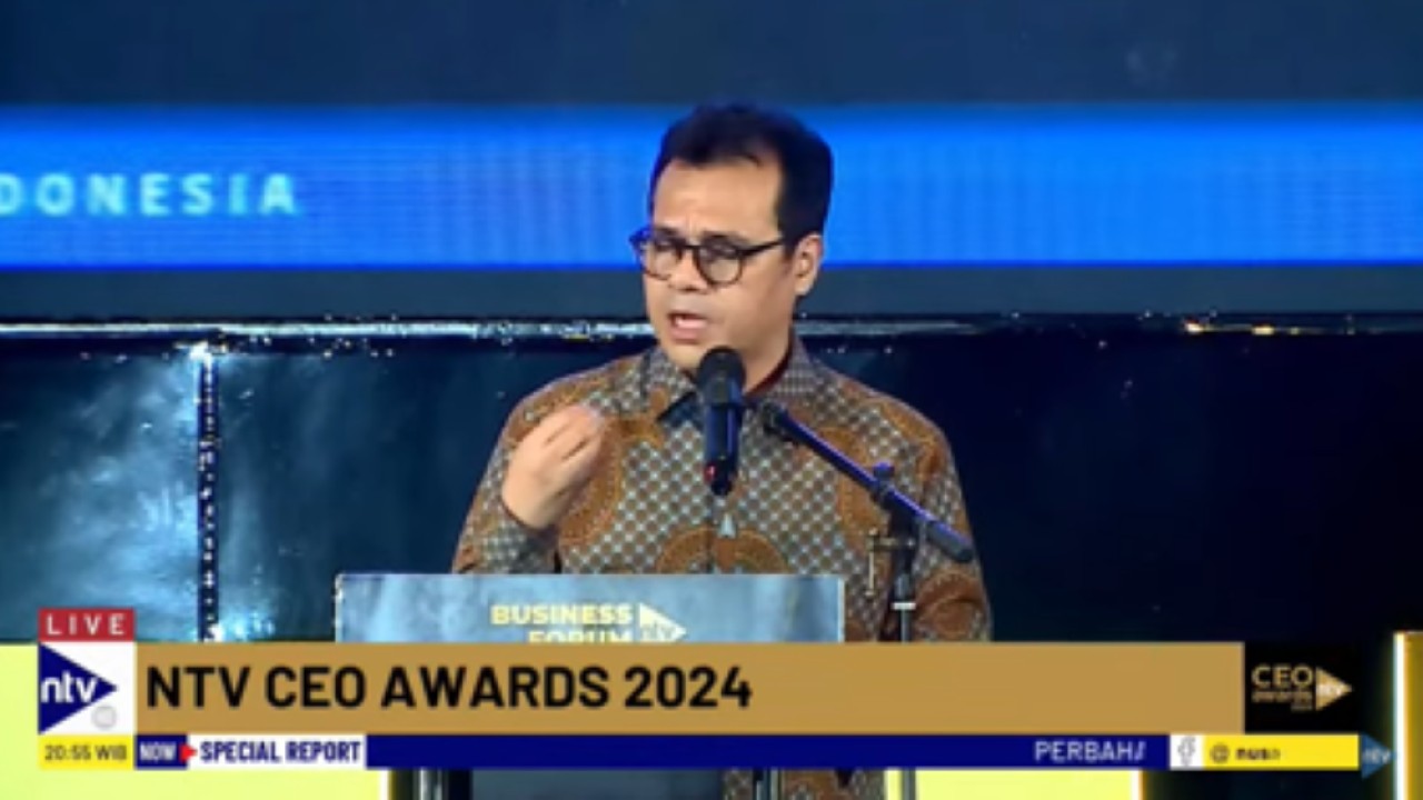 Wakil Menteri Komunikasi dan Digital, Nezar Patria memberikan sambutan pada NTV CEO Awards 2024