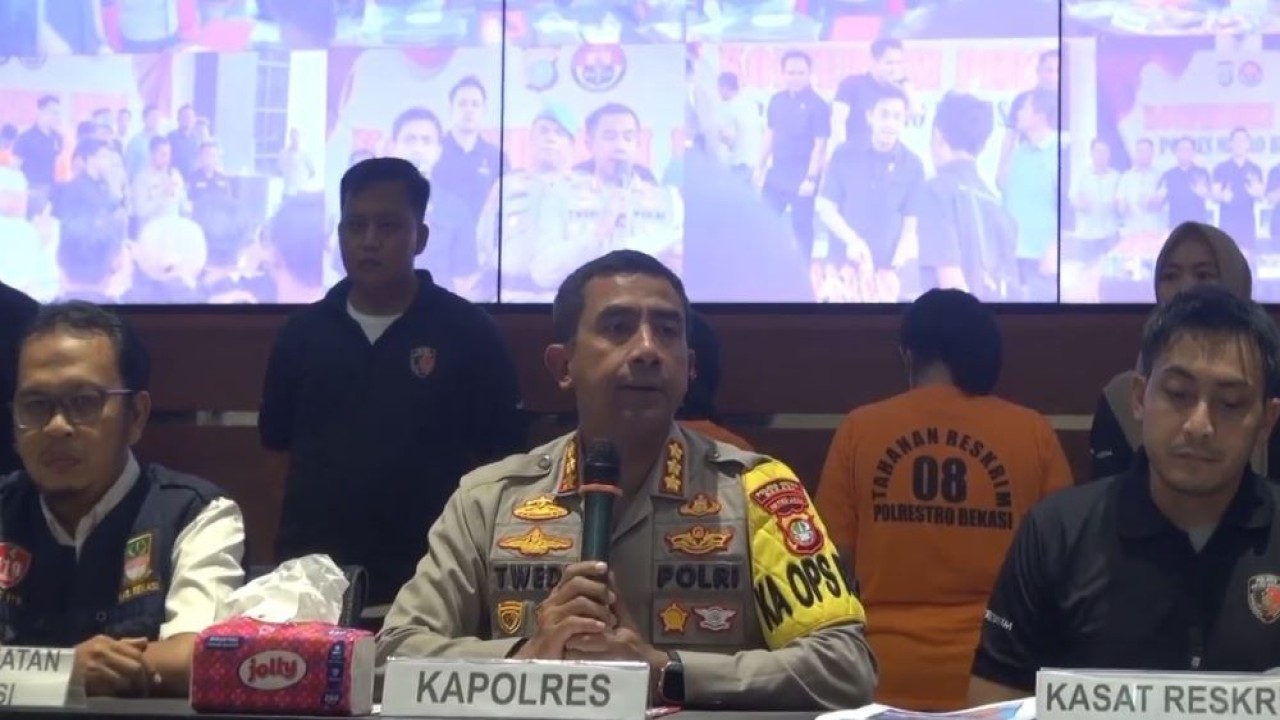 Kapolres Metro Bekasi, Komisaris Besar Pol. Twedi Aditya Bennyahdi.