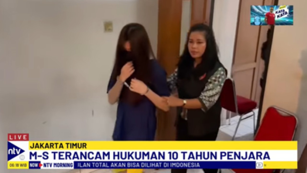 MS istri yang aniaya suami usai kepergok selingkuh digiring petugas