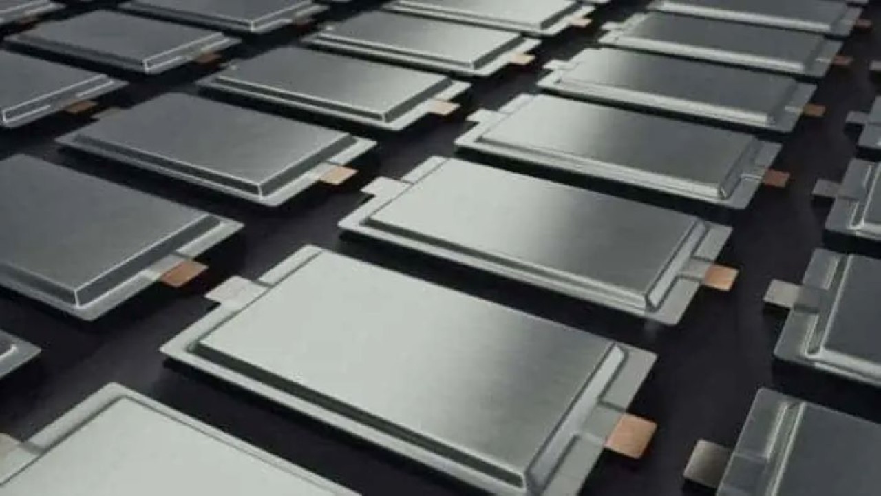 Baterai ini menggunakan teknologi aluminium-ion yang dilengkapi dengan elektrolit cair berbahan dasar aluminium klorida. (Foto: Gizchina)