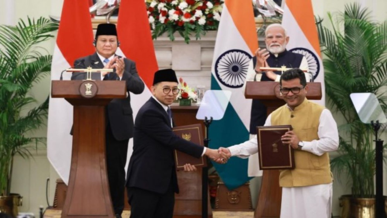 Penandatanganan kesepakatan Program Pertukaran Budaya antara Indonesia dan India yang dilakukan Menteri Kebudayaan Indonesia Fadli Zon dan Menteri Kebudayaan India, Shri Gajendra Singh Shekhawat. (Foto: Istimewa)