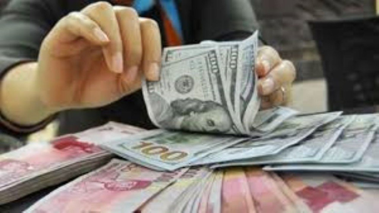 Mata uang Rupiah dan Dolar AS/ist