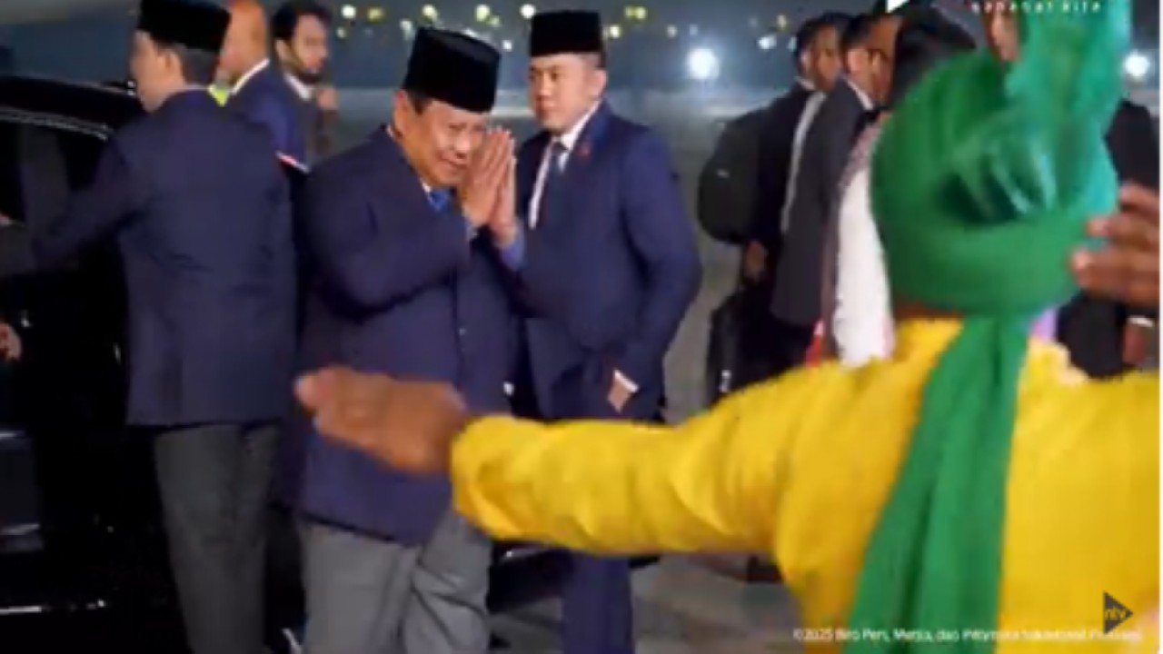 Presiden Prabowo Subianto disambut tarian tradisonal saat tiba di India