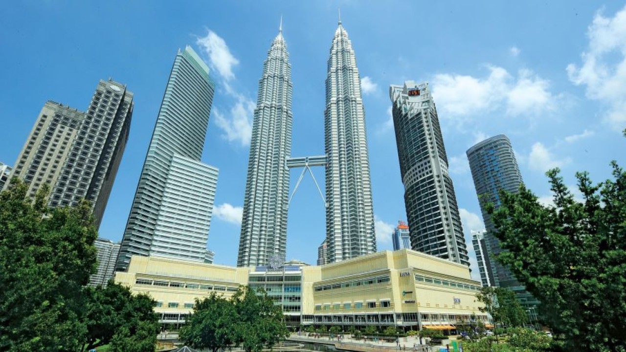 Ilustrasi Menara Kembar Petronas di Kuala Lumpur