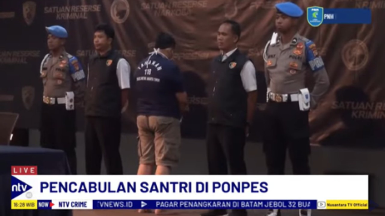 Pemilik pondok pesantren di Duren Sawit, Jakarta Timur berinisial CH (47) ditetapkan sebagai tersangka atas kasus pencabulan terhadap para santrinya