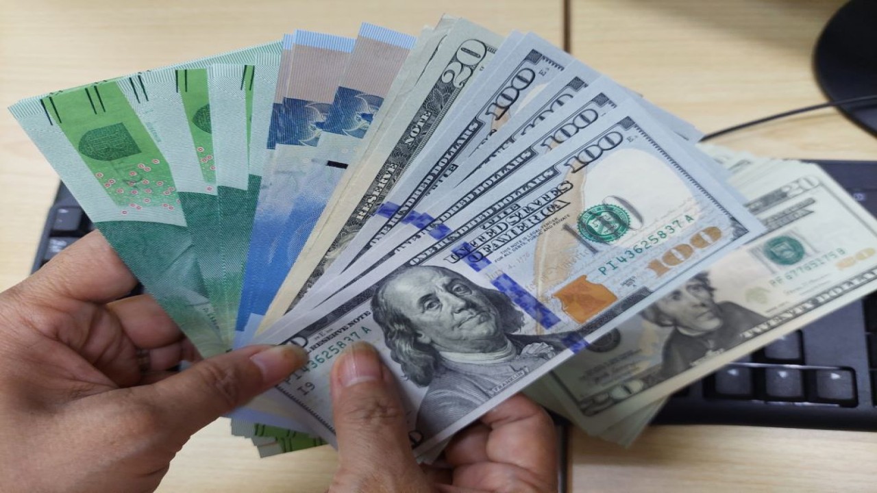 Mata uang Rupiah dan Dolar AS/ist