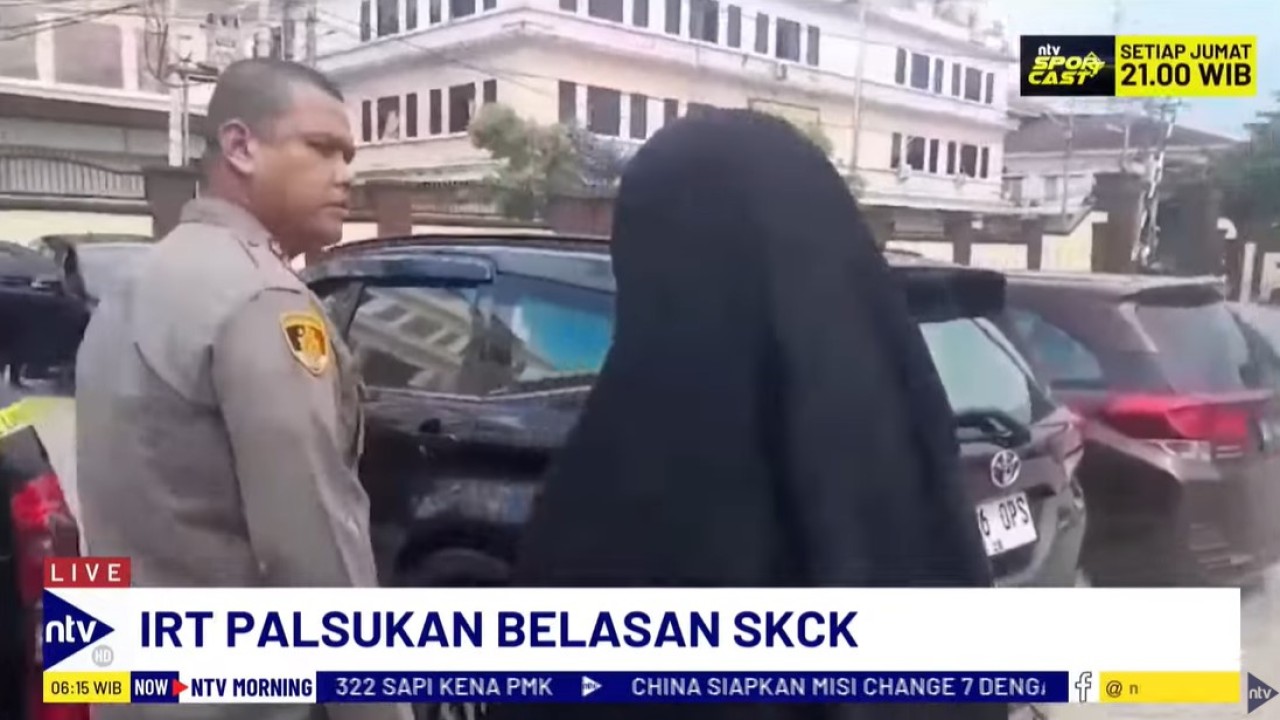 Seorang IRT berinisial WS (23) di Gowa, Sulawesi Selatan, ditangkap polisi setelah terbukti memalsukan SKCK.