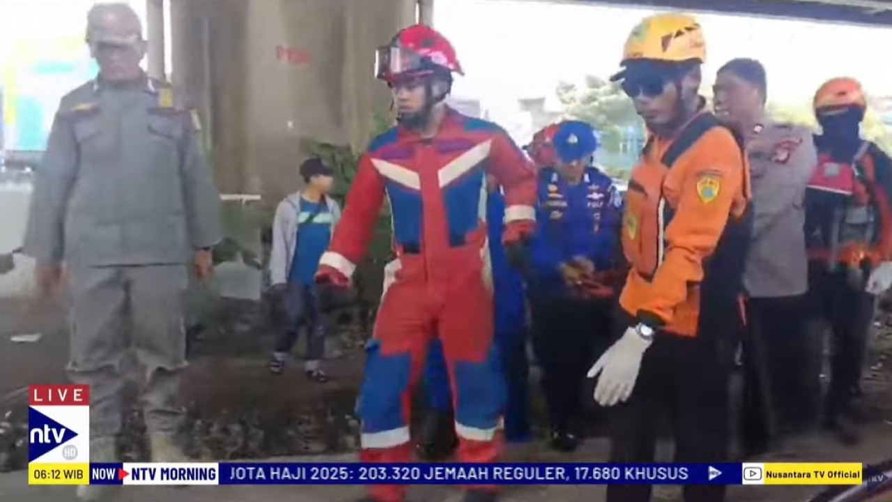 Dua orang tewas usai tercebur ke kali Ancol, Pademangan, Jakarta Utara.