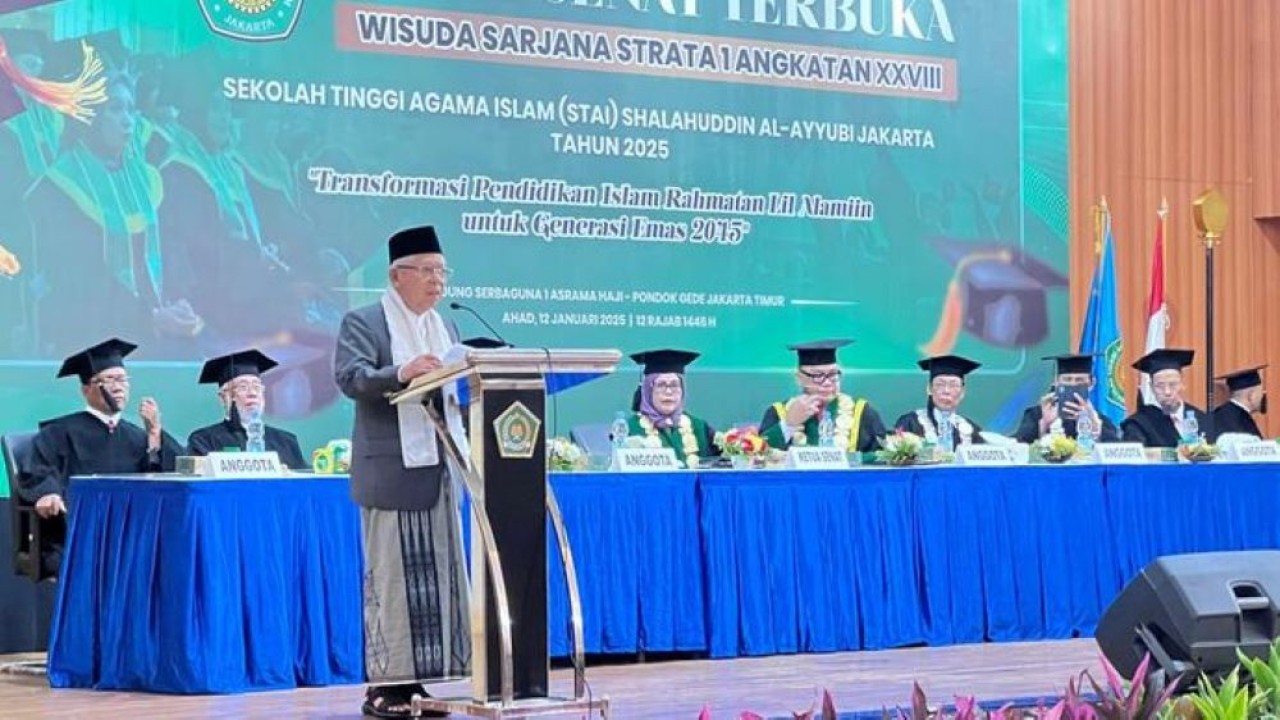 Wakil Presiden ke-13 RI Ma'ruf Amin berpidato di wisuda STAISA Jakarta. (NTVNews.id)