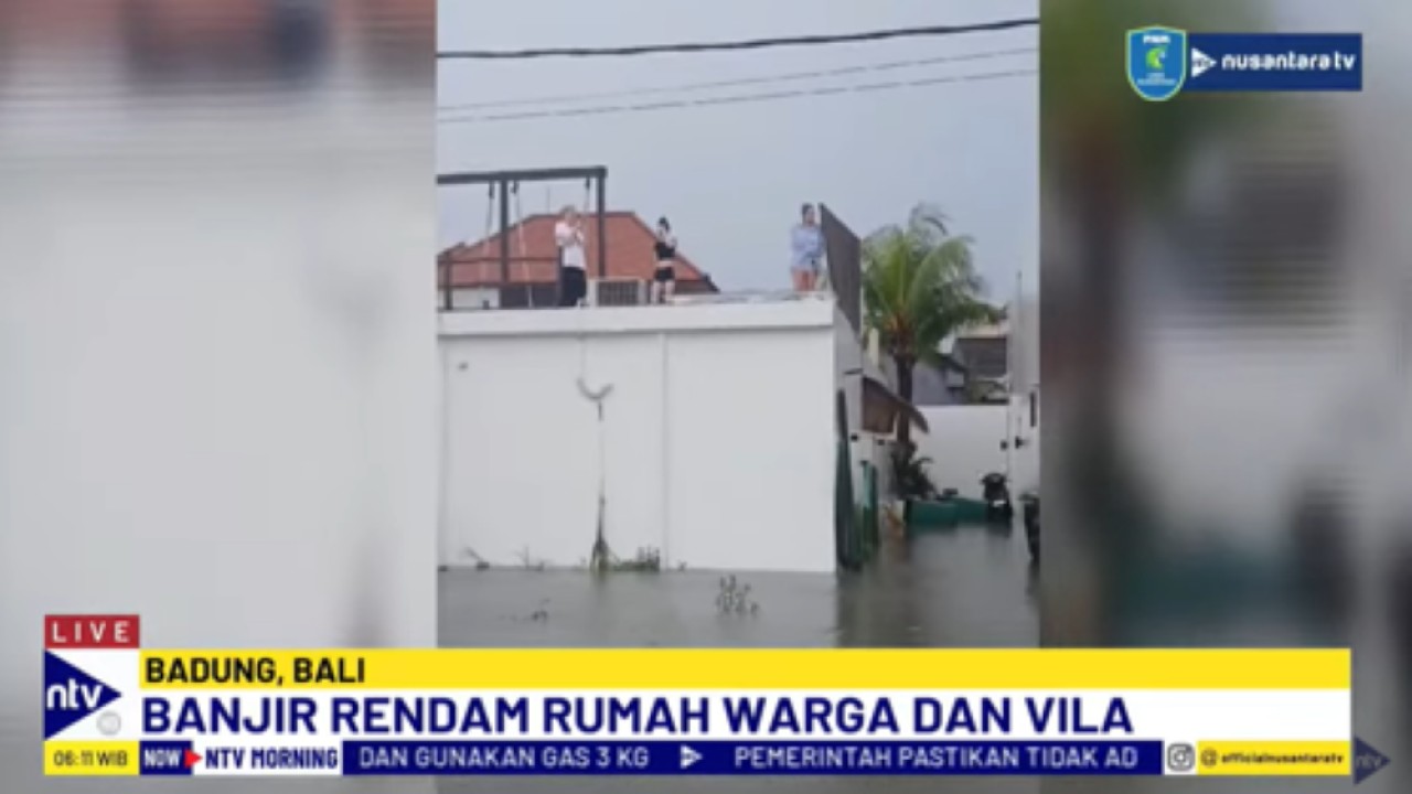 Para wisatawan terjebak di vila akibat banjir yang melanda wilayah Kuta Bali