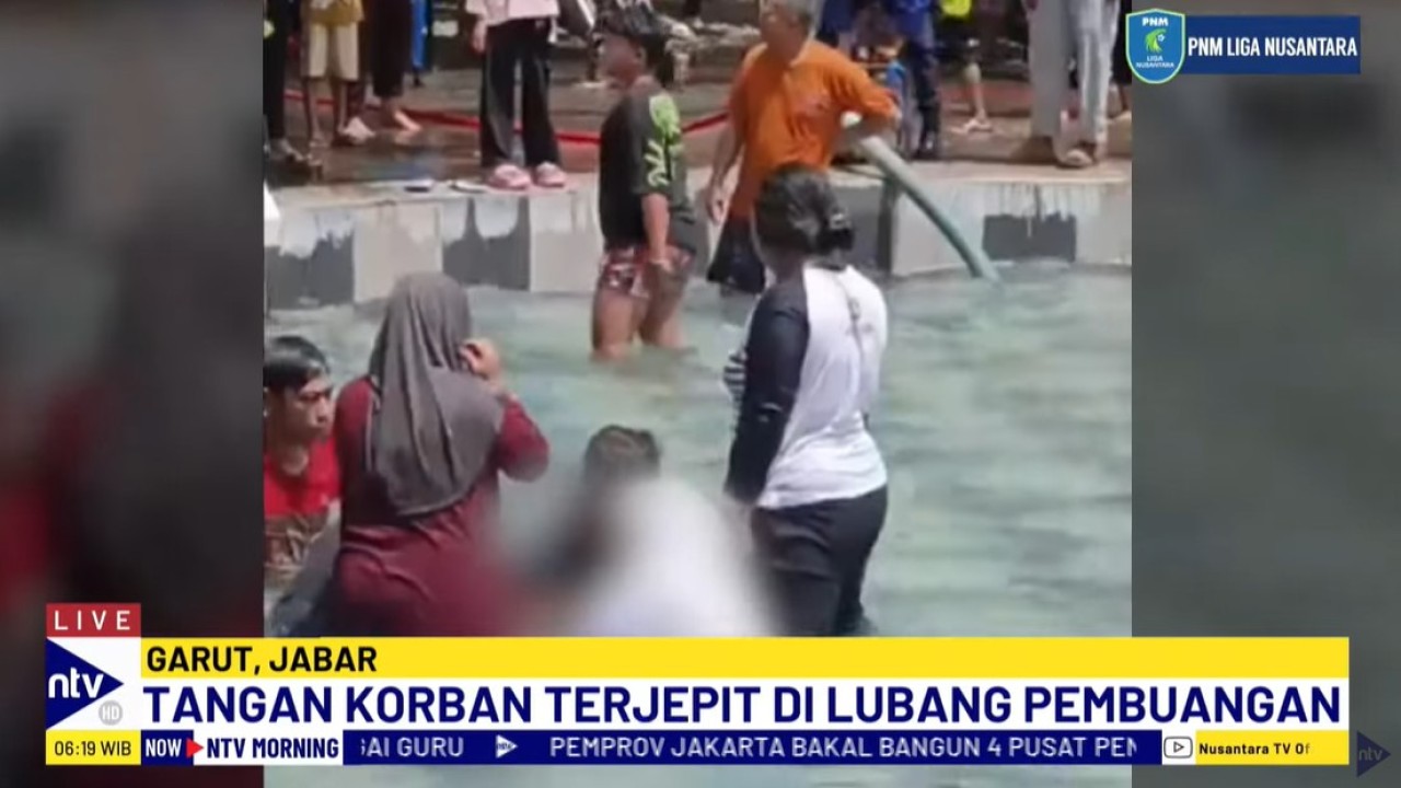 Bocah 6 tahun tewas gegara tangan tersedot saluran pembuangan kolam renang di Garut, Jawa Barat.